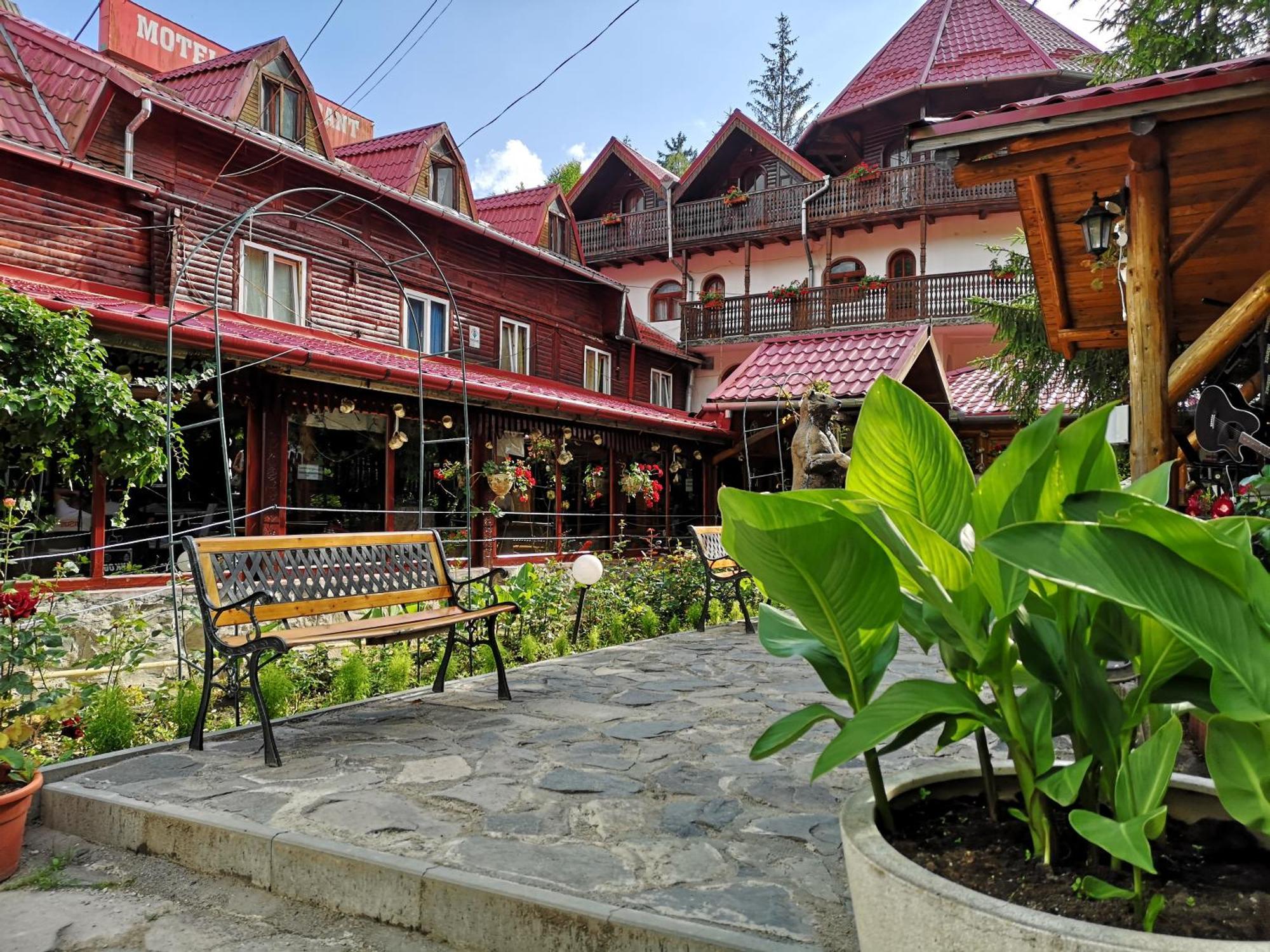 Pensiunea Cetate Balvanyos Exterior photo